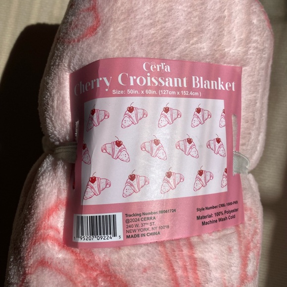🥐🥐🥐🥐 CHERRY CROISSANT BLANKET THROW PINK BLANKET NEW 🍒🍒🍒🍒 - Picture 2 of 6